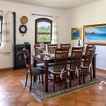 Villa Saige , Piscina Con Idromassaggio