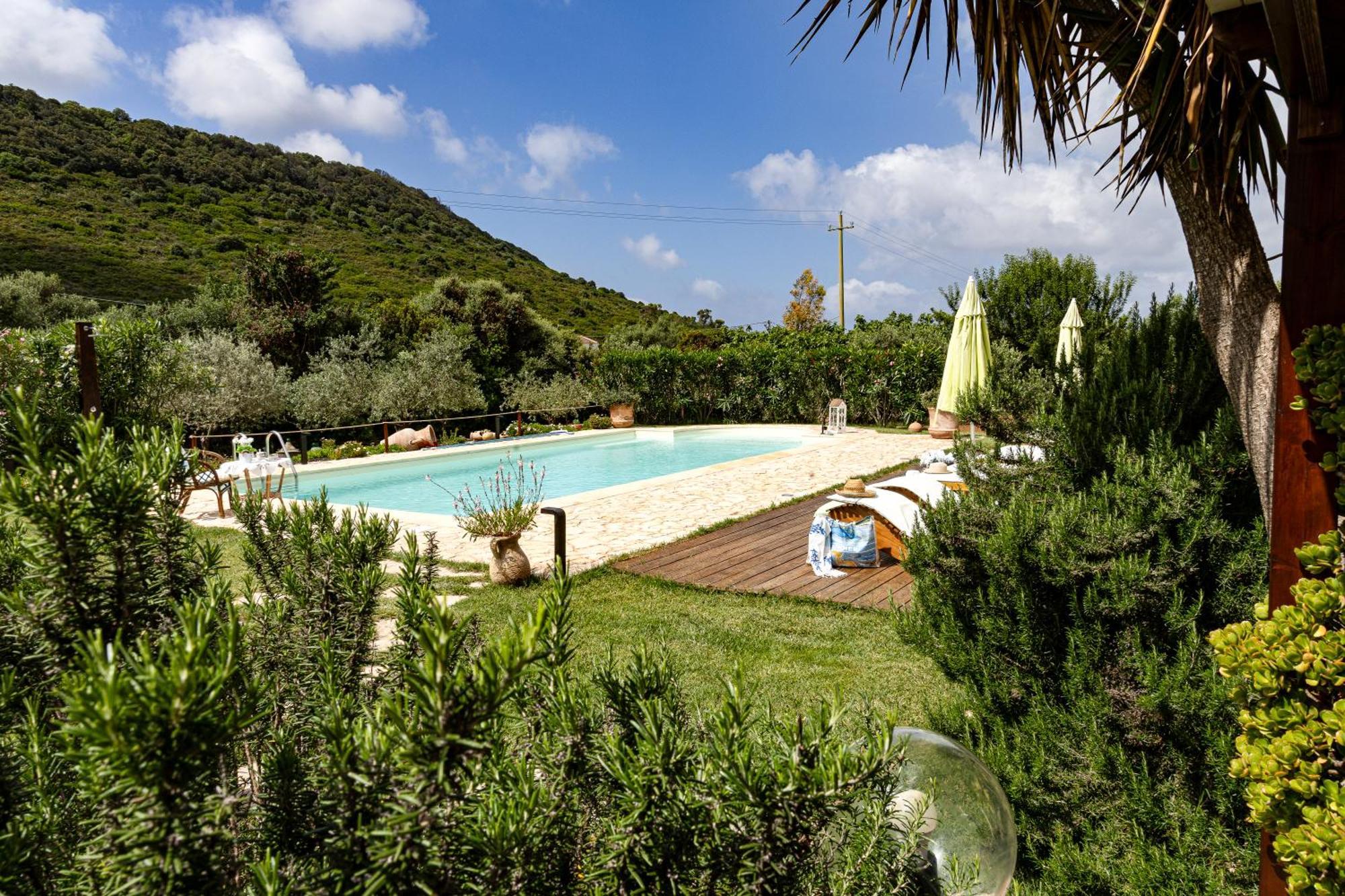 Saige , Piscina Con Idromassaggio Alghero