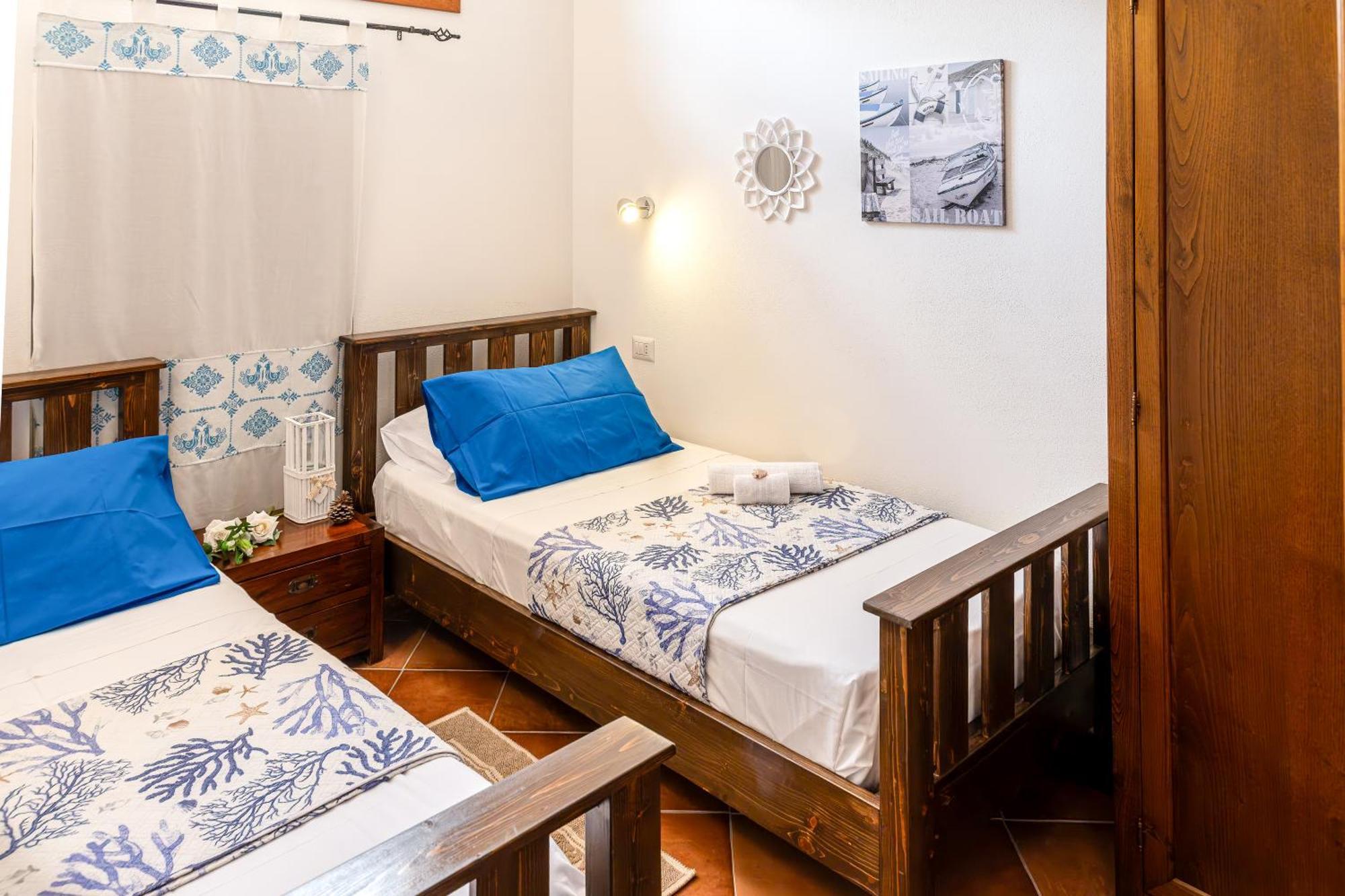 Saige , Piscina Con Idromassaggio Villa Alghero