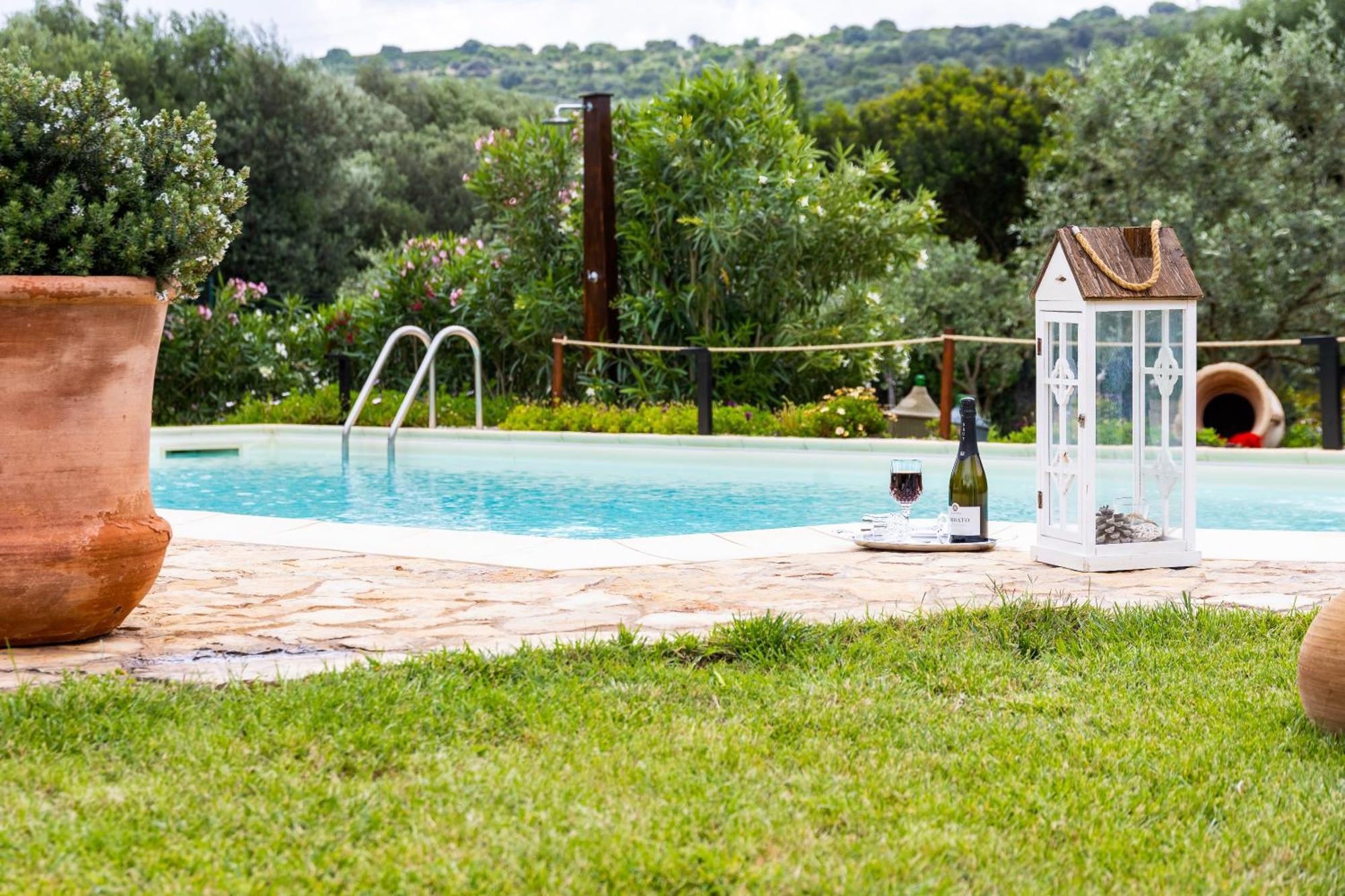 Villa Saige , Piscina Con Idromassaggio Alghero